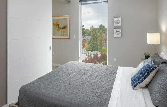 2 beds, 1 bath, 719 sqft, $2,099, Unit 210