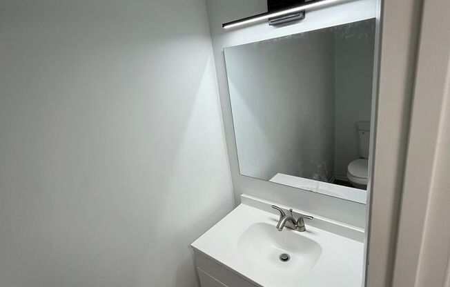 2 beds, 1.5 baths, 1,050 sqft, $1,275, Unit #13