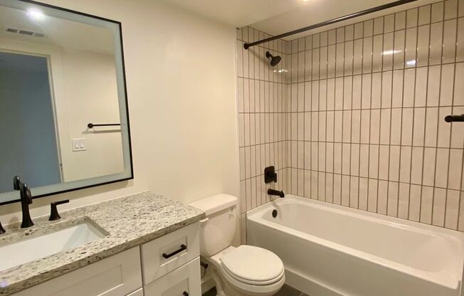 Studio, 1 bath, 336 sqft, $1,199, Unit 001