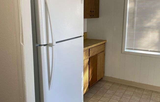 2 beds, 1 bath, $1,200