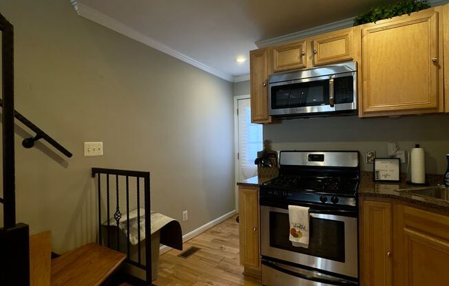 2 beds, 1 bath, $1,800