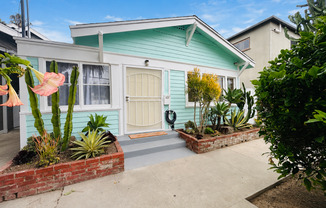 Live the true California lifestyle in this 2 bedroom 2 bathroom cottage, in Venice!