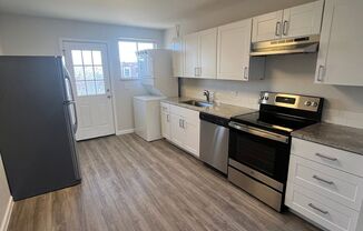 2 Bed Garden Level Unit Available in Lakewood