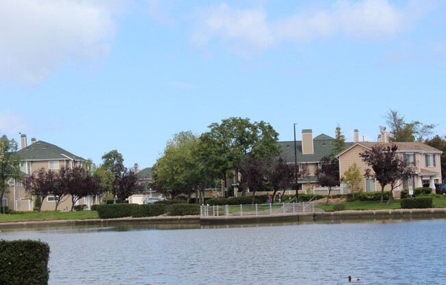Rarely available townhouse in Farallon Island Park just behind Oracle in Belmont Location