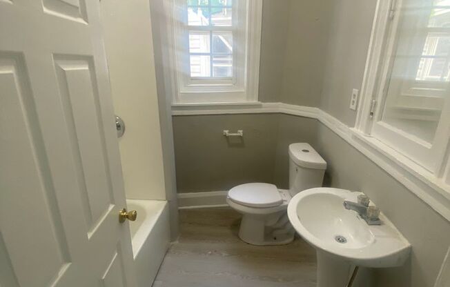 1 bed, 1 bath, $850