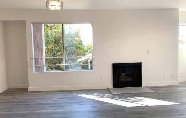 2 beds, 2 baths, 1,100 sqft, $2,375, Unit 201