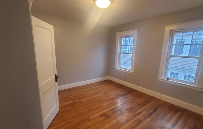 2 beds, 1 bath, 1,300 sqft, $2,900, Unit 2