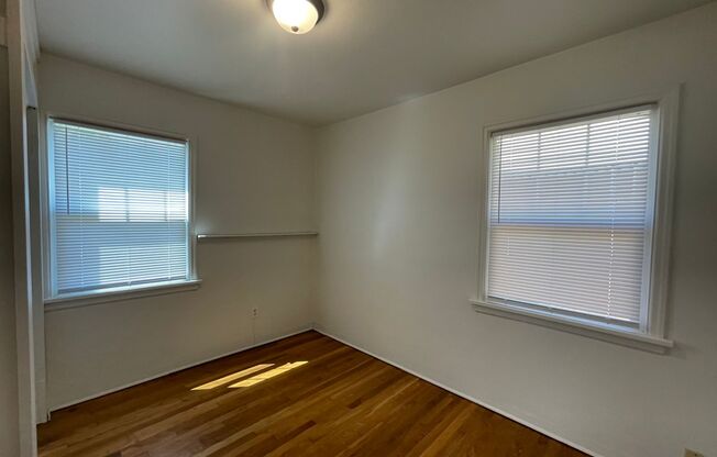 2 beds, 1 bath, $1,395