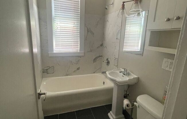 1 bed, 1 bath, 700 sqft, $1,150, Unit 308