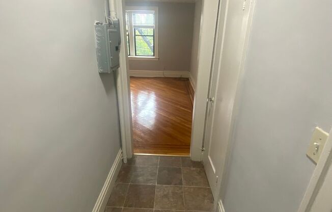 1 bed, 1 bath, 480 sqft, $1,925, Unit D12