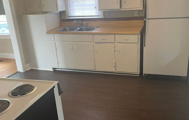 3 beds, 1 bath, $1,200