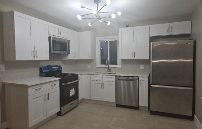 8715 RDG ST