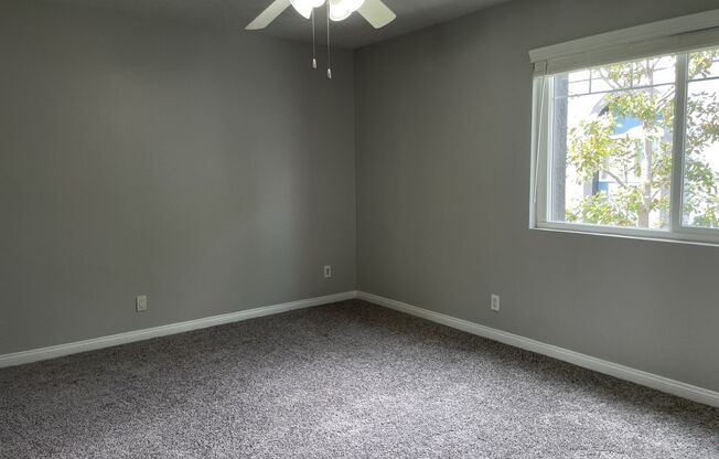 2 beds, 1 bath, 890 sqft, $2,555, Unit 0031