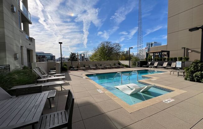 2 beds, 3 baths, $4,960, Unit #704