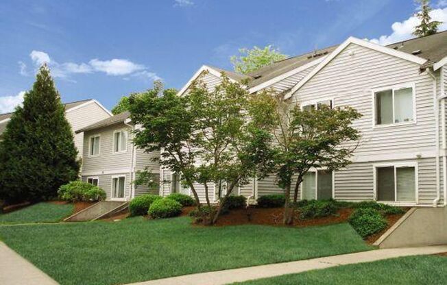 3 beds, 2 baths, 1,066 sqft, $1,900, Unit E215