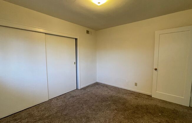 2 beds, 1 bath, $2,350