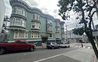 1487 Sacramento Street/ 1198 Hyde Street (7035rc)