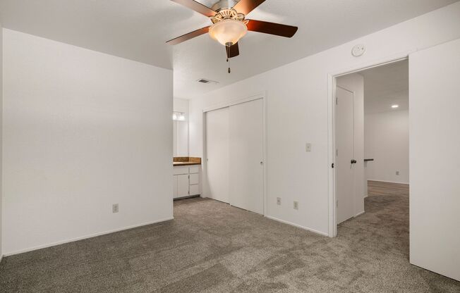 2 beds, 2 baths, 867 sqft, $1,695, Unit 142