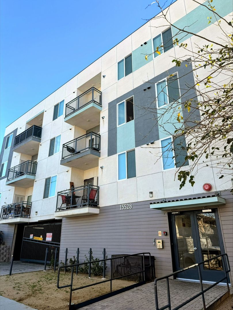 Bear Claw Apartments