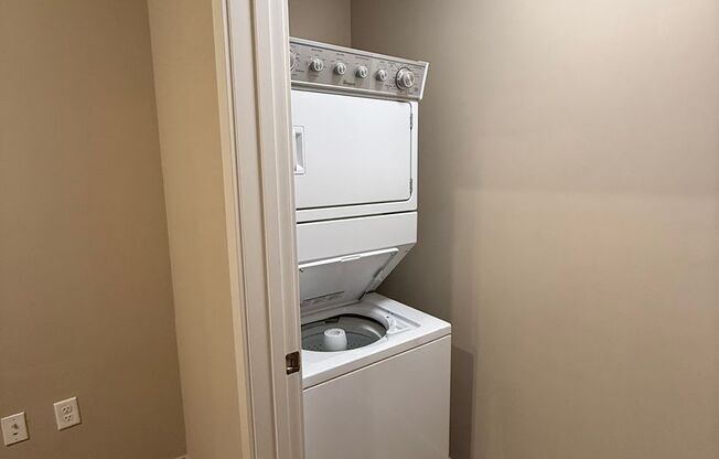 1 bed, 1 bath, 783 sqft, $1,245, Unit 408