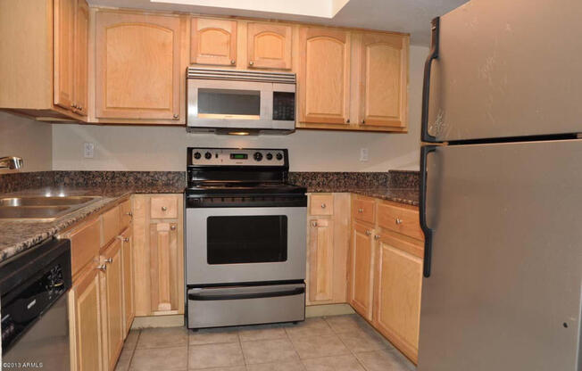 2 beds, 2 baths, $1,600