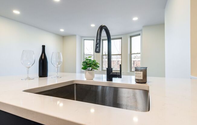1 bed, 1 bath, 886 sqft, $2,286, Unit C-204