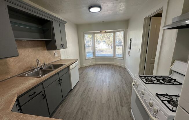 1 bed, 1 bath, 600 sqft, $1,149, Unit 8585 S 40 E