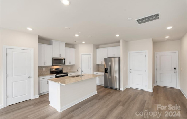 1808 BRAEMAR VLG DR
