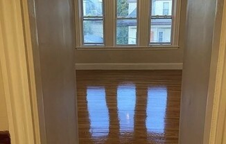 2 beds, 1 bath, 1,100 sqft, $2,050, Unit 3