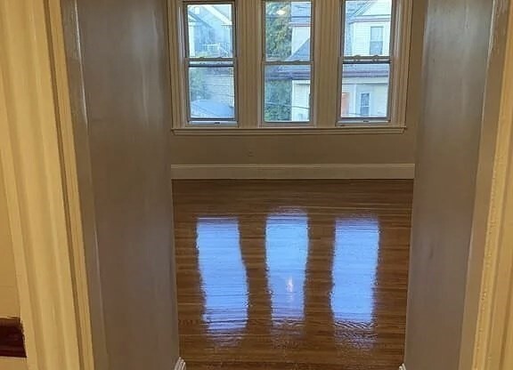 35 HEWINS ST