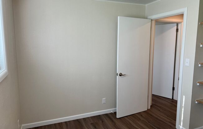 2 beds, 1 bath, $1,595