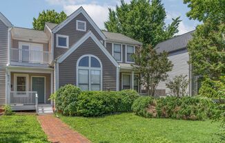 Charming 2 Bed 2 Bath Home on Historic Russell Street in East Nashville!  $3,150 Per Month