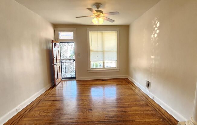 Beautiful 2.5 Bedroom 1.5 Bathroom West Baltimore Town Home