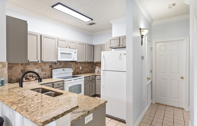 Now Leasing! Highland Village II – Gated and just minutes from LSU