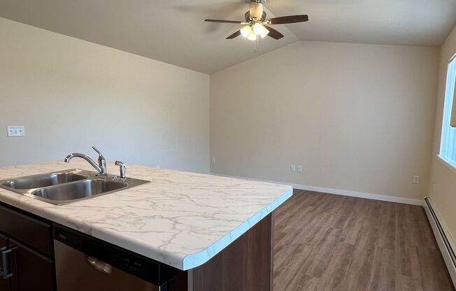 2 beds, 1 bath, 841 sqft, $1,499, Unit WT 405-18