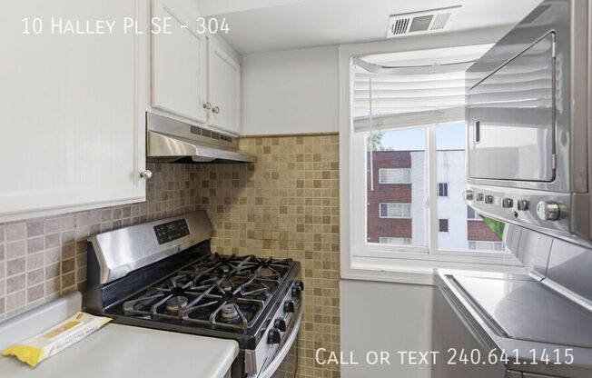 10 HALLEY PL SE