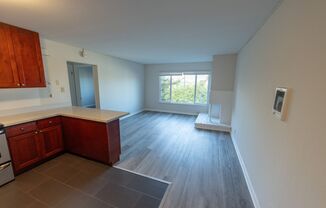 2 beds, 1 bath, $3,200, Unit #6