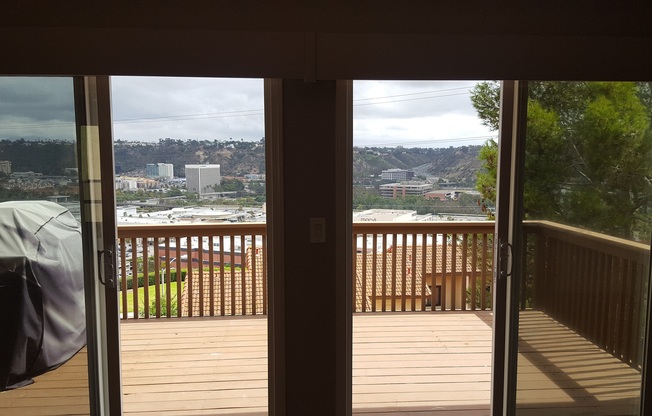 Stunning Panoramic Views in Fashion Valley!