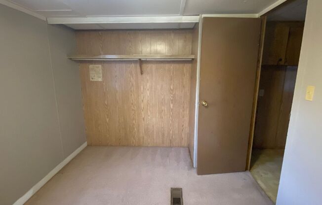 2 beds, 1 bath, $800, Unit 1500