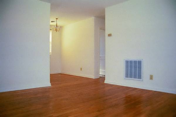 1 bed, 1 bath, 573 sqft, $850, Unit 3513B Pkwd