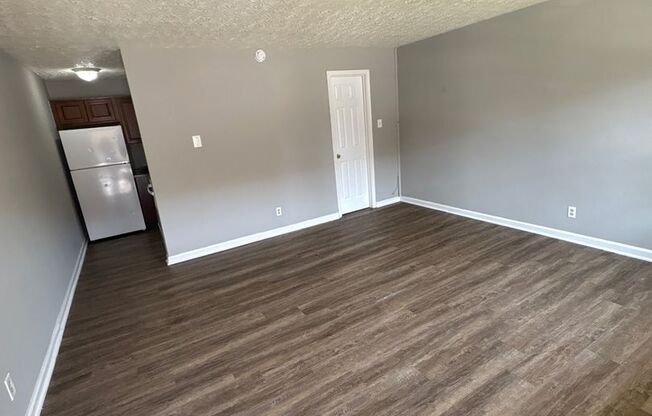 1586 Martha Ct
