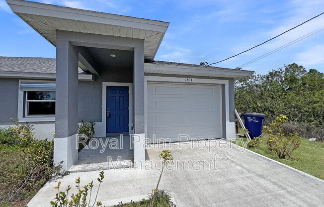1304 W 12 ST