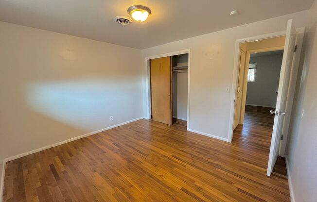 2 beds, 1 bath, $1,200, Unit A