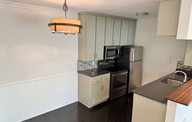 Top Floor 1 bedroom apartment Hermosa Beach