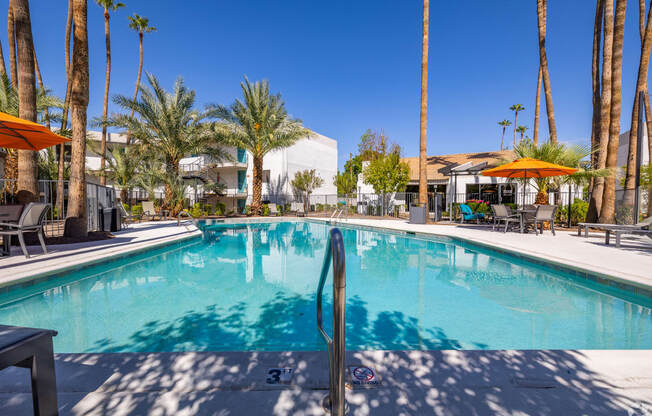 the swimming pool at the resort at longboat key club