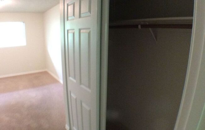 2 beds, 1 bath, 740 sqft, $1,475, Unit 315