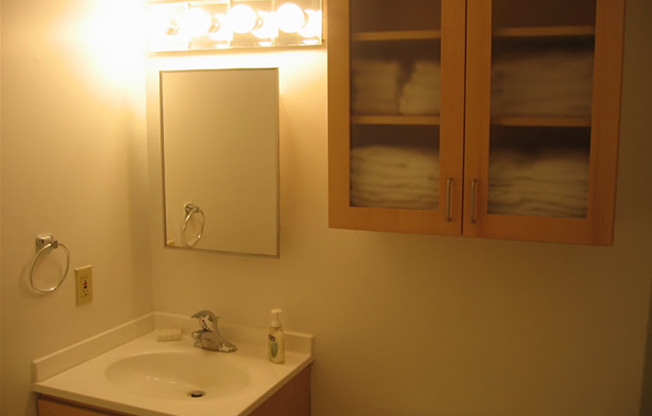 1 bed, 1 bath, 525 sqft, $975, Unit 17