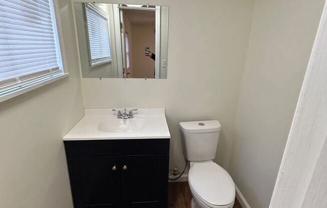 1 bed, 1.5 baths, 1,200 sqft, $1,100, Unit 2009-27