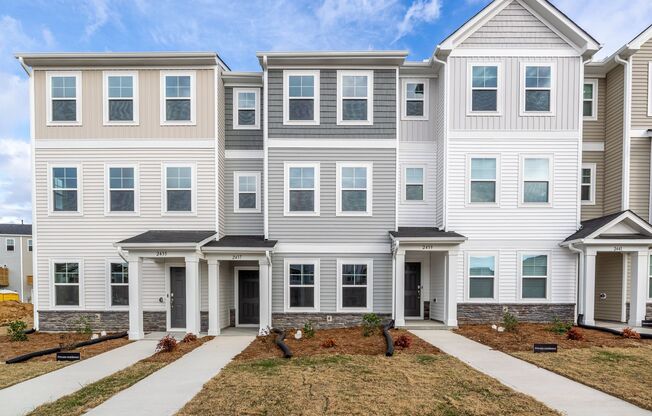 Stunning 3/3.5 Townhome in SE Raleigh