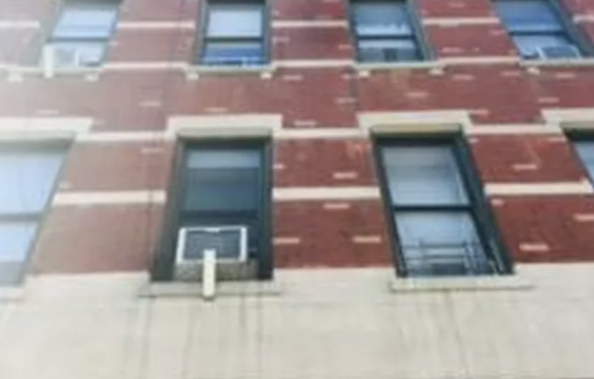 302 E 104 ST
